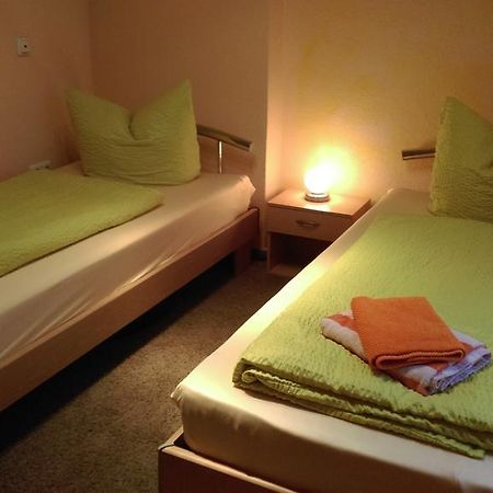 Pension Remenar & Lorenz Zeithain Habitación foto
