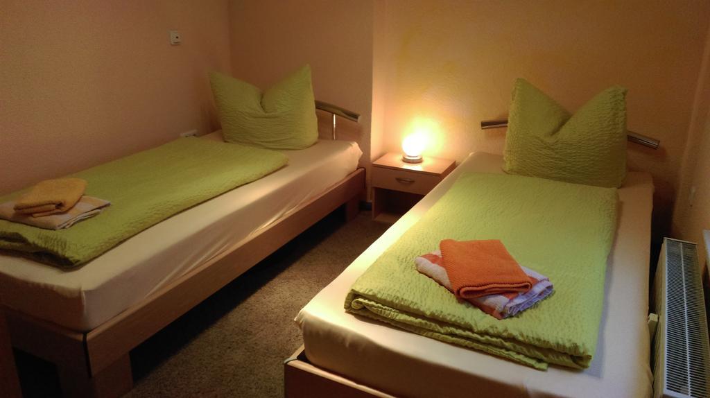 Pension Remenar & Lorenz Zeithain Habitación foto
